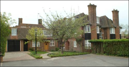10 Linnell Drive